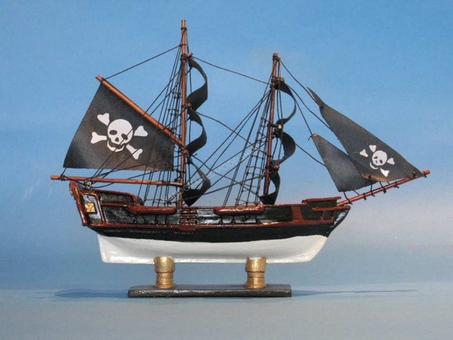 pirates of the caribbean pirate ship toy