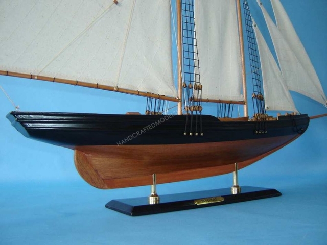 Bluenose 32 Model Sailboat Canada Schooner Ship  