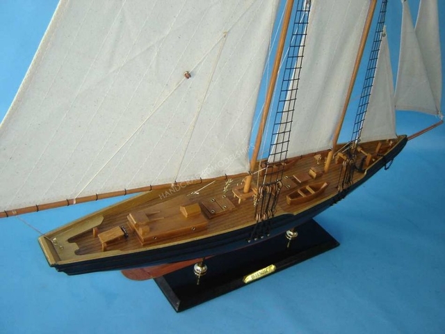 Bluenose 32 Model Sailboat Canada Schooner Ship  