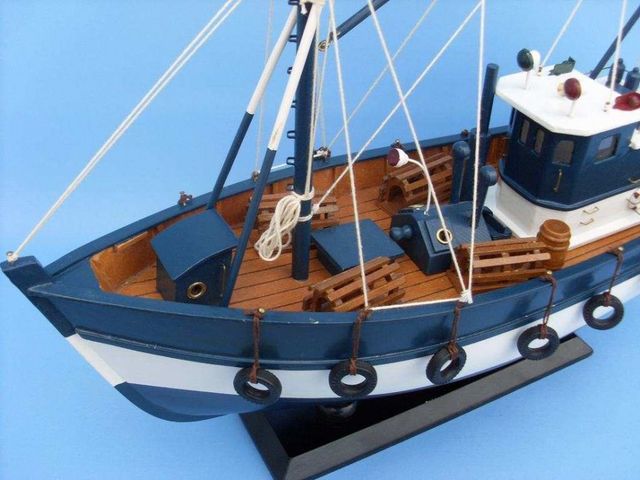 Fishful Thinking 19 Boat Model Fishing Replica Decor  