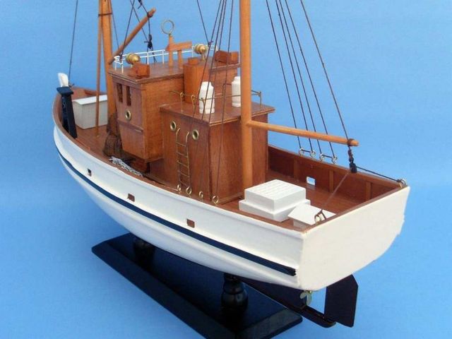 Go Fish 18 Boat Model Fishing Replica Home Decor  