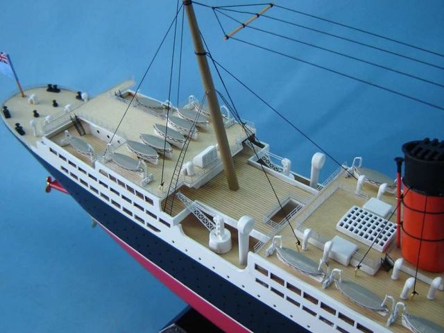 Aquitania 40 with LED LIGHTS Model Cruise Ship  