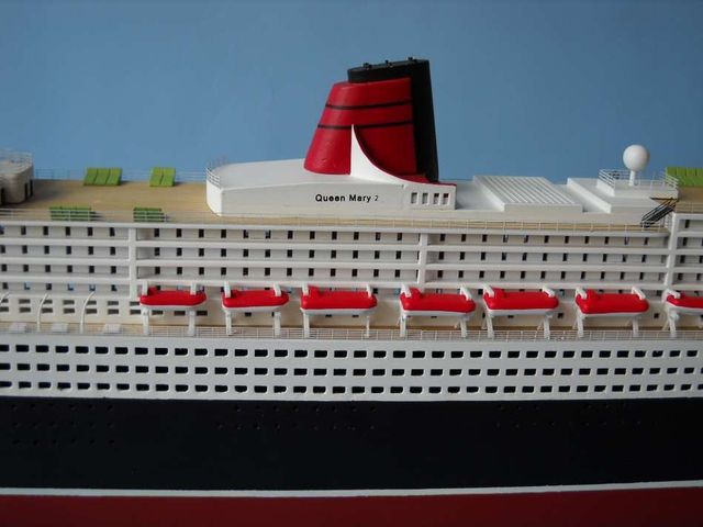 Queen Mary 2 Limited 40 Model Cruise Ship Replica  