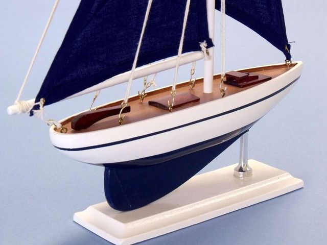 Pacific Sailer 17   Blue + White Sails Gift NEW  