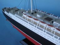 Queen Elizabeth 2 40 Model   Already Built Not a Kit  